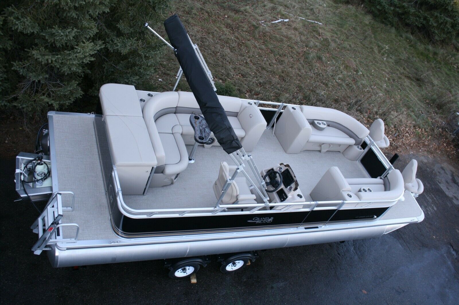 Triple Tube New 2580 Bf  Pontoon Boat With 150 Hp Trailer